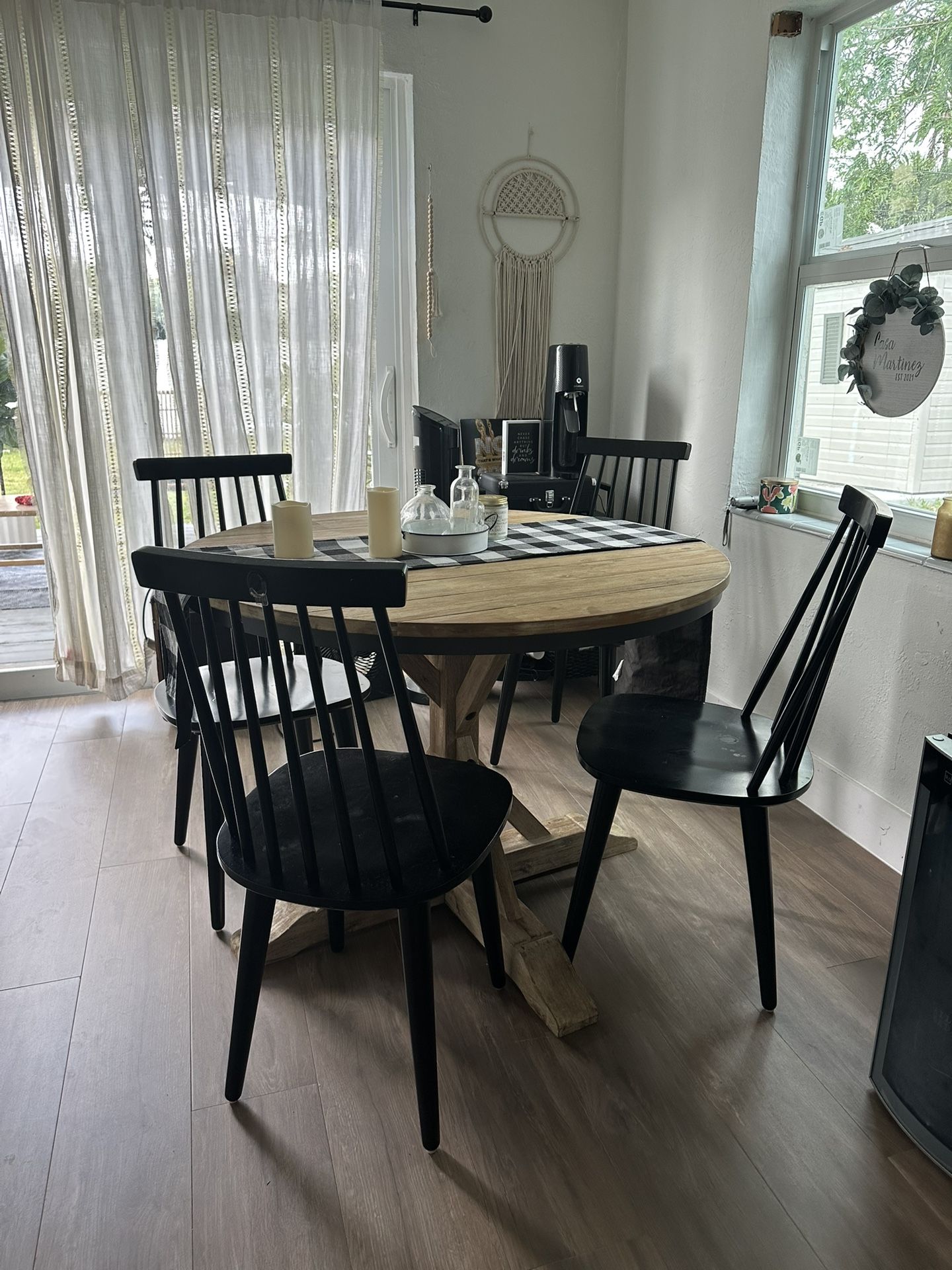 Farmhouse Dining Table With Chairs