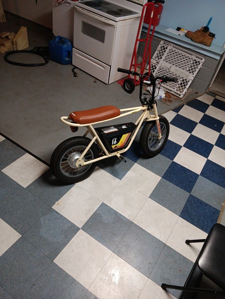 Razor Rambler 16