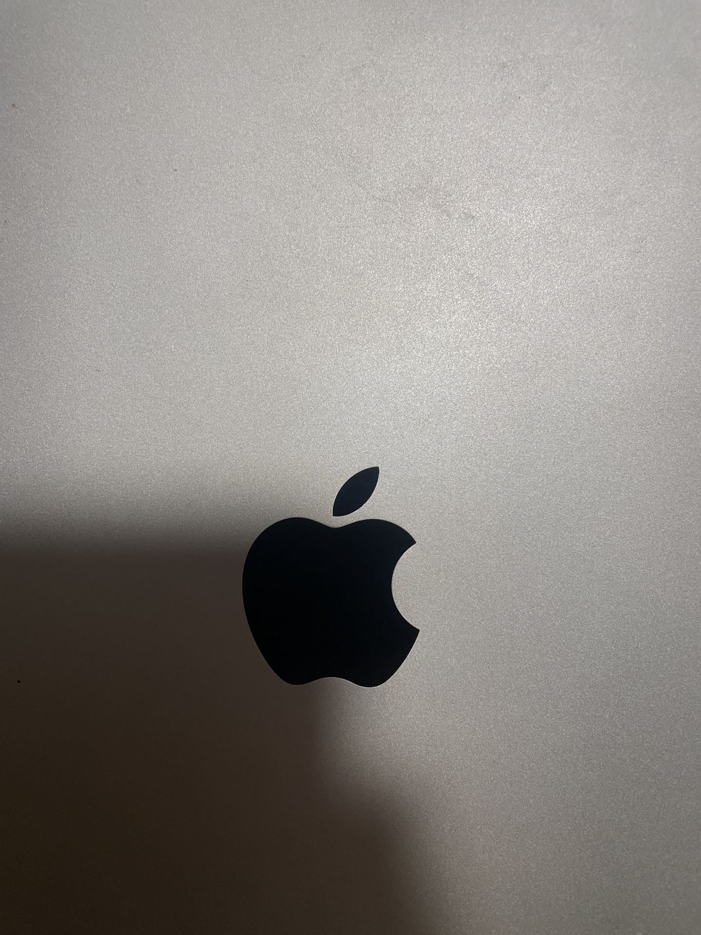 Apple Ipad just never use it, Metairie 70003 area YES AVAILABLE