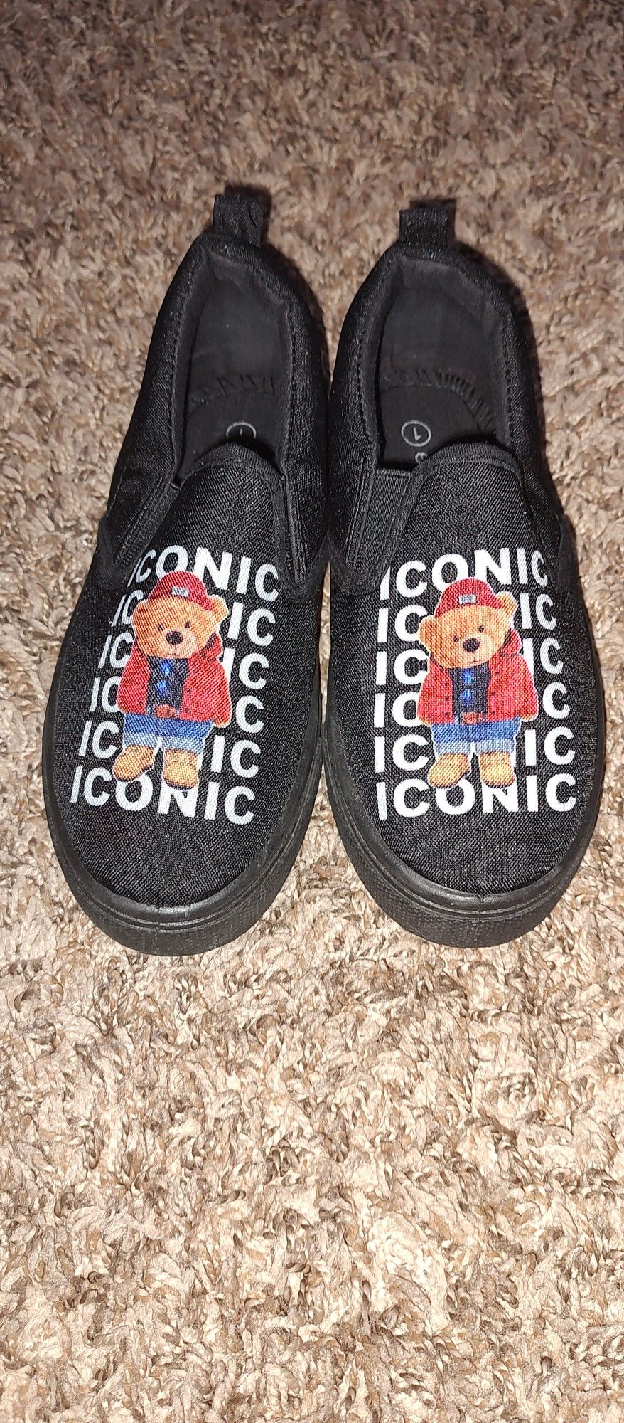 Kids size 1 slip-ons 
