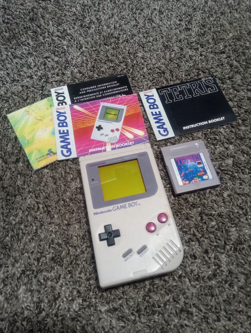 Original Nintendo Gameboy Handheld