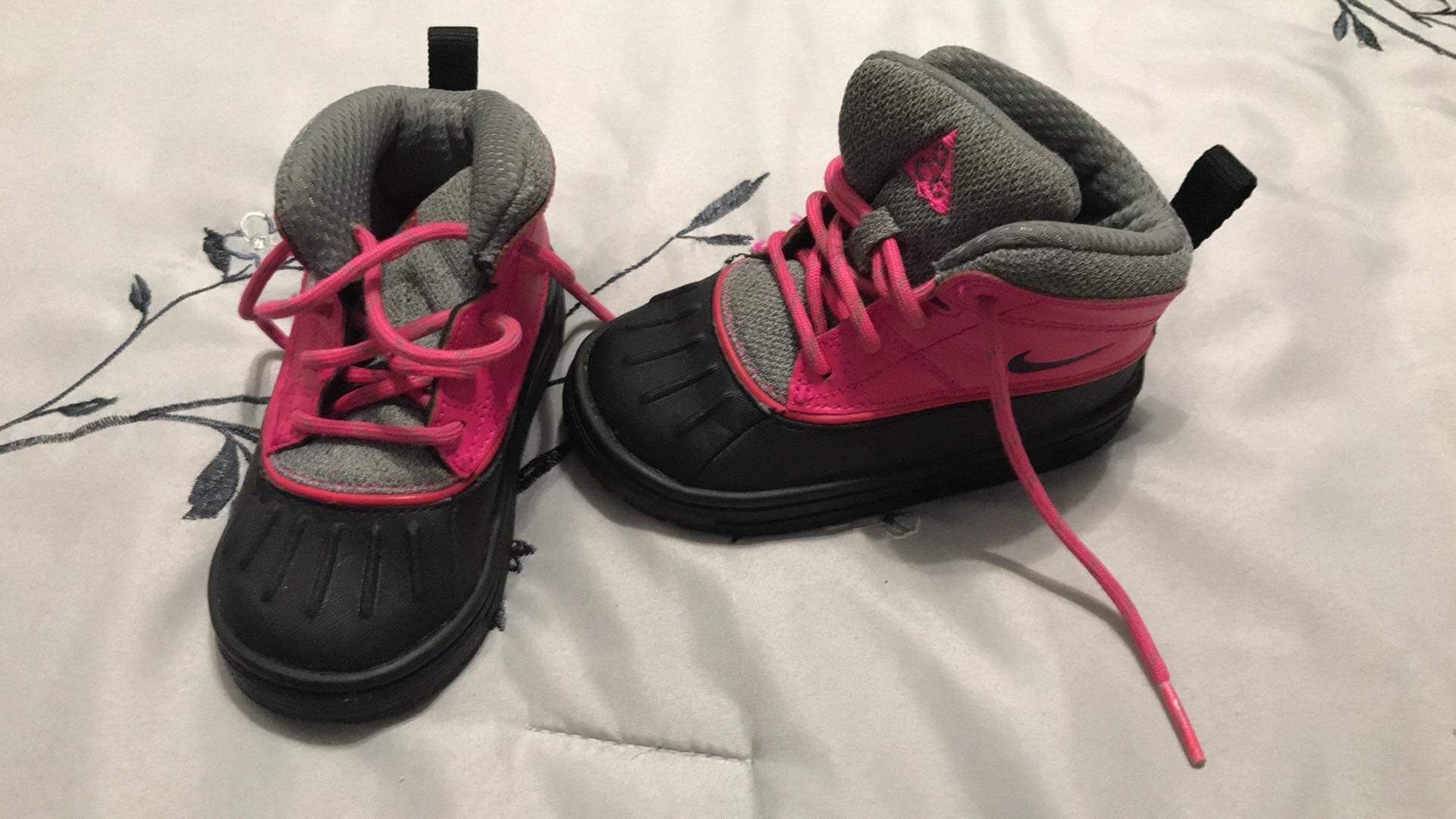 Nike - Toddler Size 7