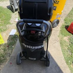 1.7 HP, 200 PSI, 30 Gal., 5.1 SCFM 90 PSI, Single-Stage, Oil Free Portable Vertical Electric Air Compressor by Husky
