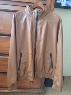 Jacket  Hugo boss  in Perfect condition  like a new  for 200 dlls