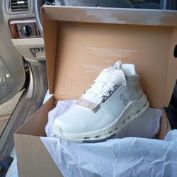 Cloudnova 2 Women's Size 5