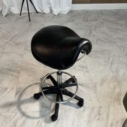 Rotational Saddle Cutting Stool 