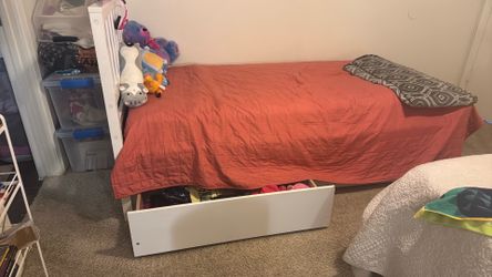 Twin bed