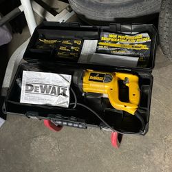 Dewalt Saw With Case Dw303 