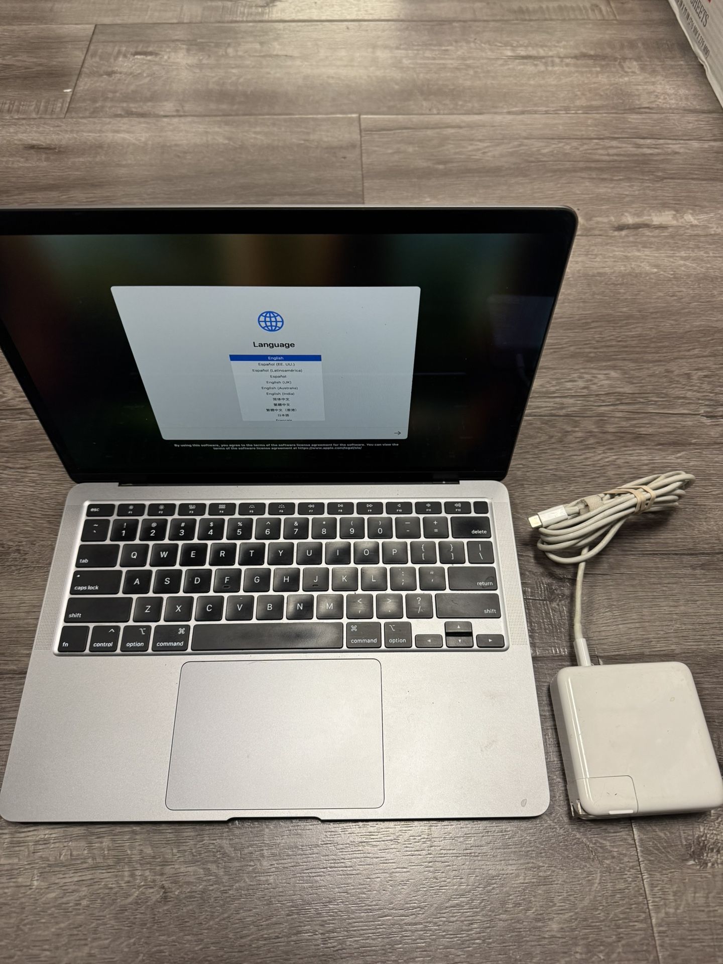 MACBOOK AIR 2020