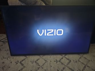Vizio 50" 4K Smart TV + Wall Mount