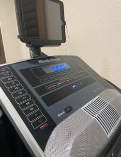 Nordic Track Heavy Duty treadmill