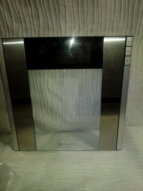 Vitagoods Formfit Digital SCALE AND ANALYER