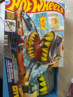 Mattel Hot Wheels City Shark Chomp Beach