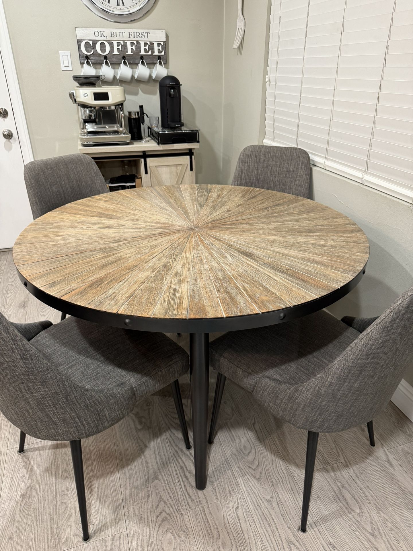 Dining Table W/chairs