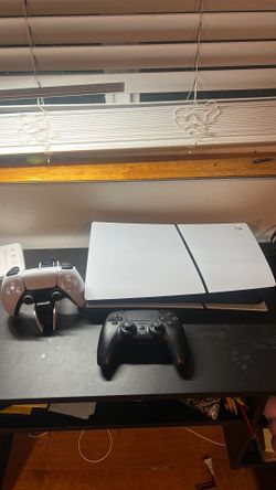 PS5 hardly used!!!