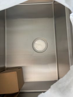 MONSINTA 28” Undermount Workstation Kitchen Sink – 16 Gauge Stainless – New/Open Box