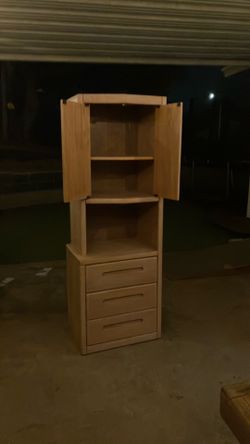 Cabinet with drawers