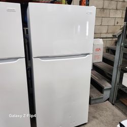 Frigidaire 30 In. 20 Cu. Ft. Top Freezer  Refrigerator White