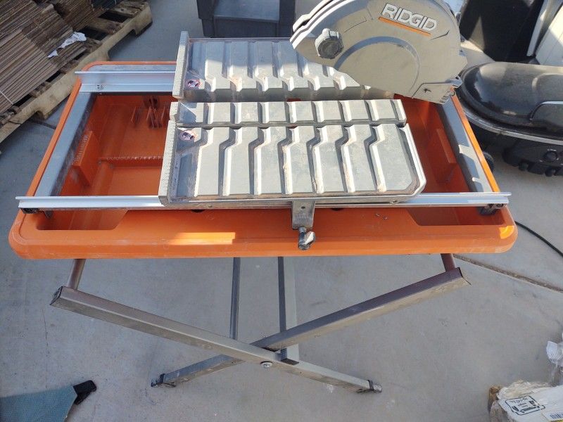 RIGID 9 Amp Corded 7 in. Wet Tile Saw with Stand