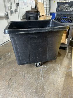 Rubbermaid Cube Truck