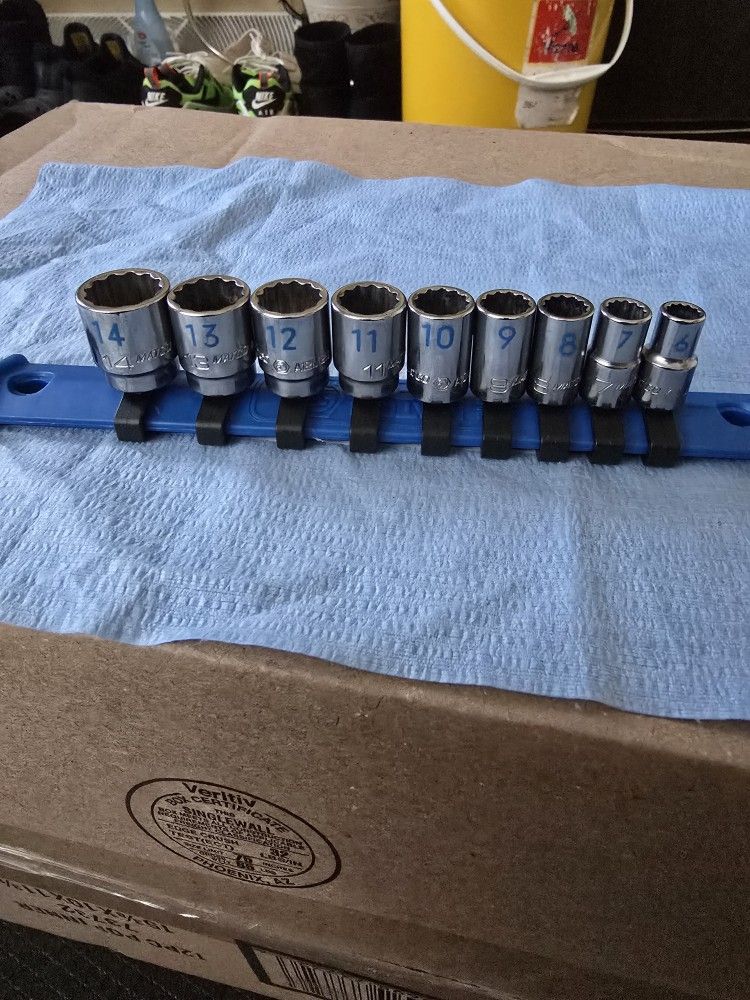 Matco 1/4" drive 9 piece Metric 12 point chrome socket set- Read description