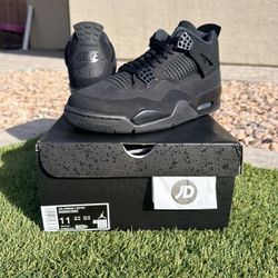 Nike Air Jordan 4 Retro Black Cat (2025)NEW/RECEIPT SIZE: 11 $450 FIRM ONLY! NO TRADES! NO SIZE SWAPS!