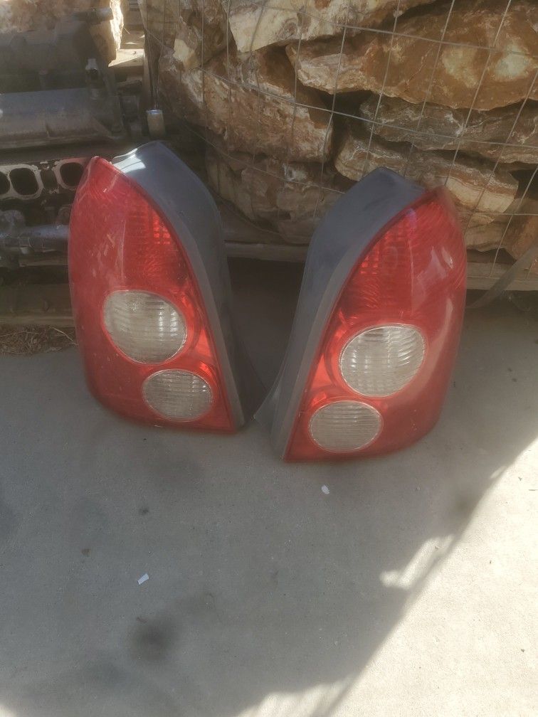 2002 Mazda Protégé Tail Lights