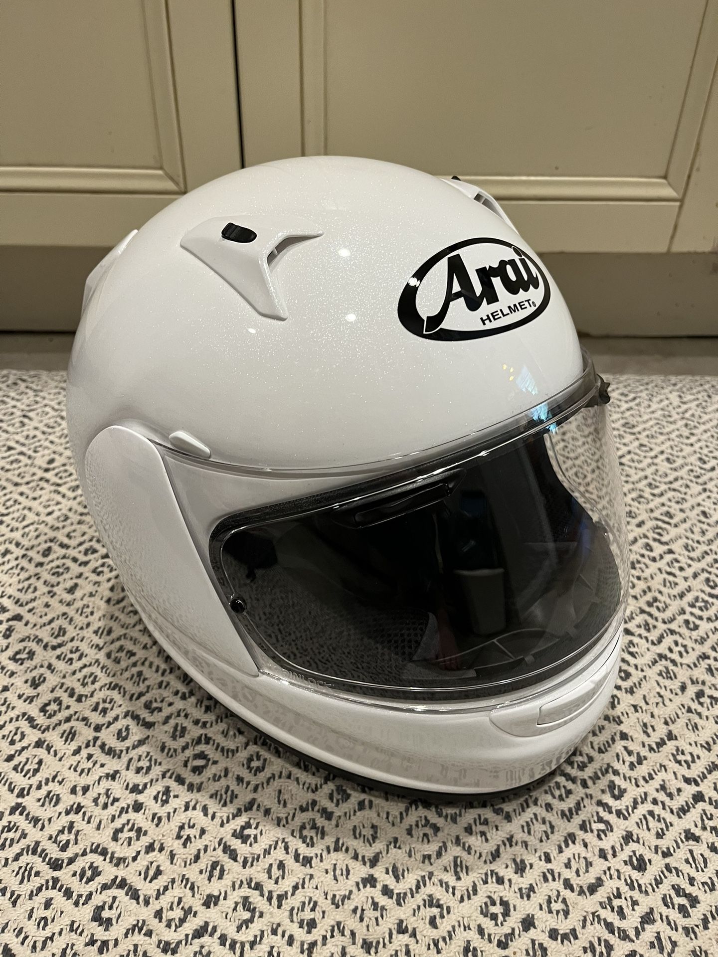 NIB Arai Helmet Signet-Q Diamond White Small