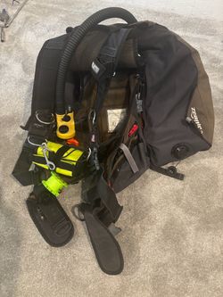 3 sets of scuba gear