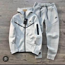 Nike Tech Brand New Large 