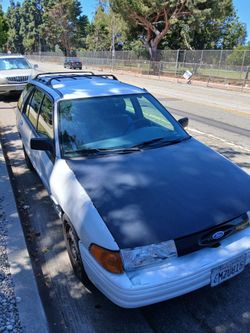 Ford escort 1995 $1,200