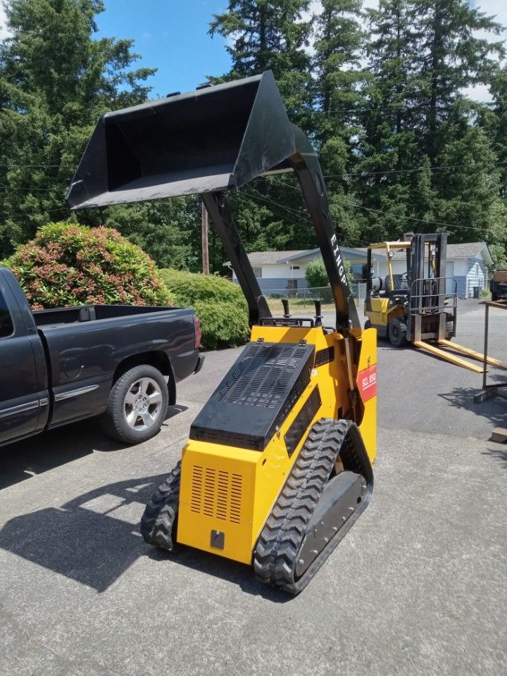 2024 SCL-850 Skid Steer/ Track Loader. NEW!