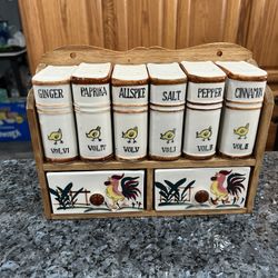 Vintage Midcentury Rooster Ceramic Wood Spice Rack .  Made by Fred Roberts Co., San Francisco.  Size 9 inches wide and 7 inches tall.  Preowned the Gi