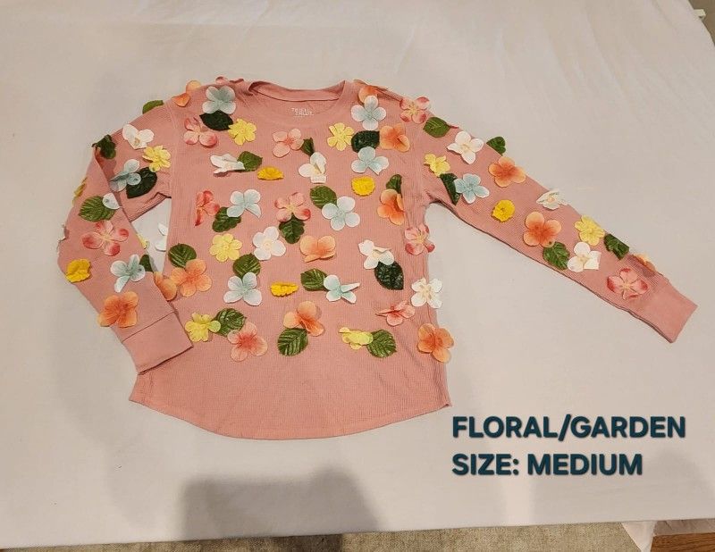 Women's Flower Shirt Size Medium