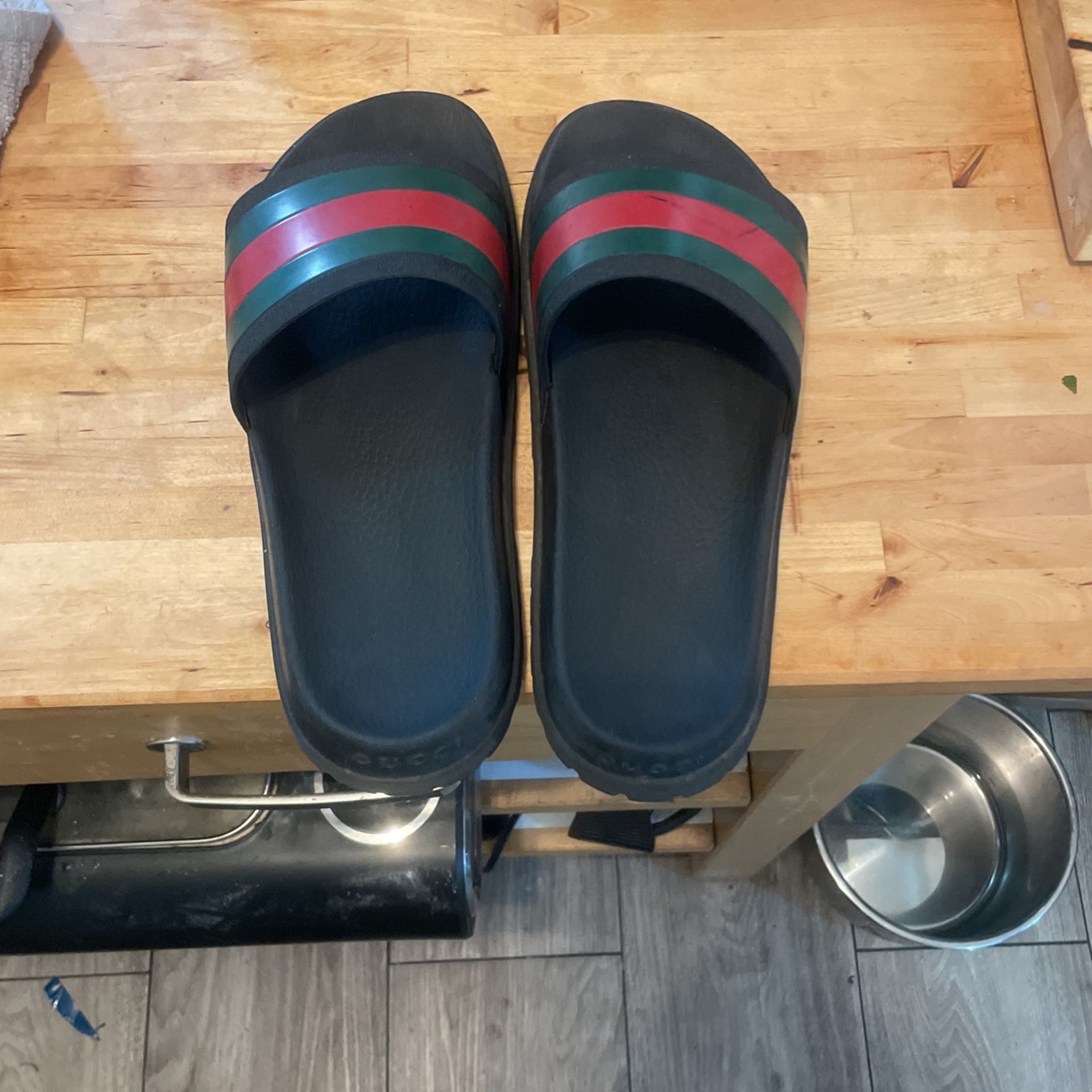 Used Gucci Slides