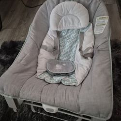 Great vibrating calming chair for babies