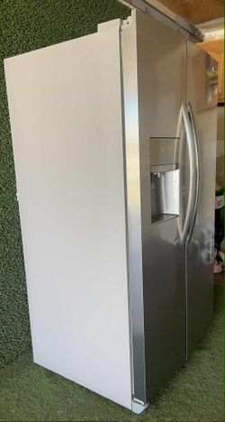 FRIGIDAIRE REFRIGERATOR