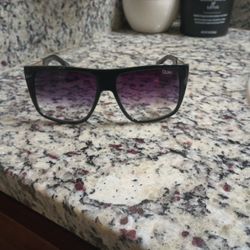 Quay Sunglasses (Incognito 126)