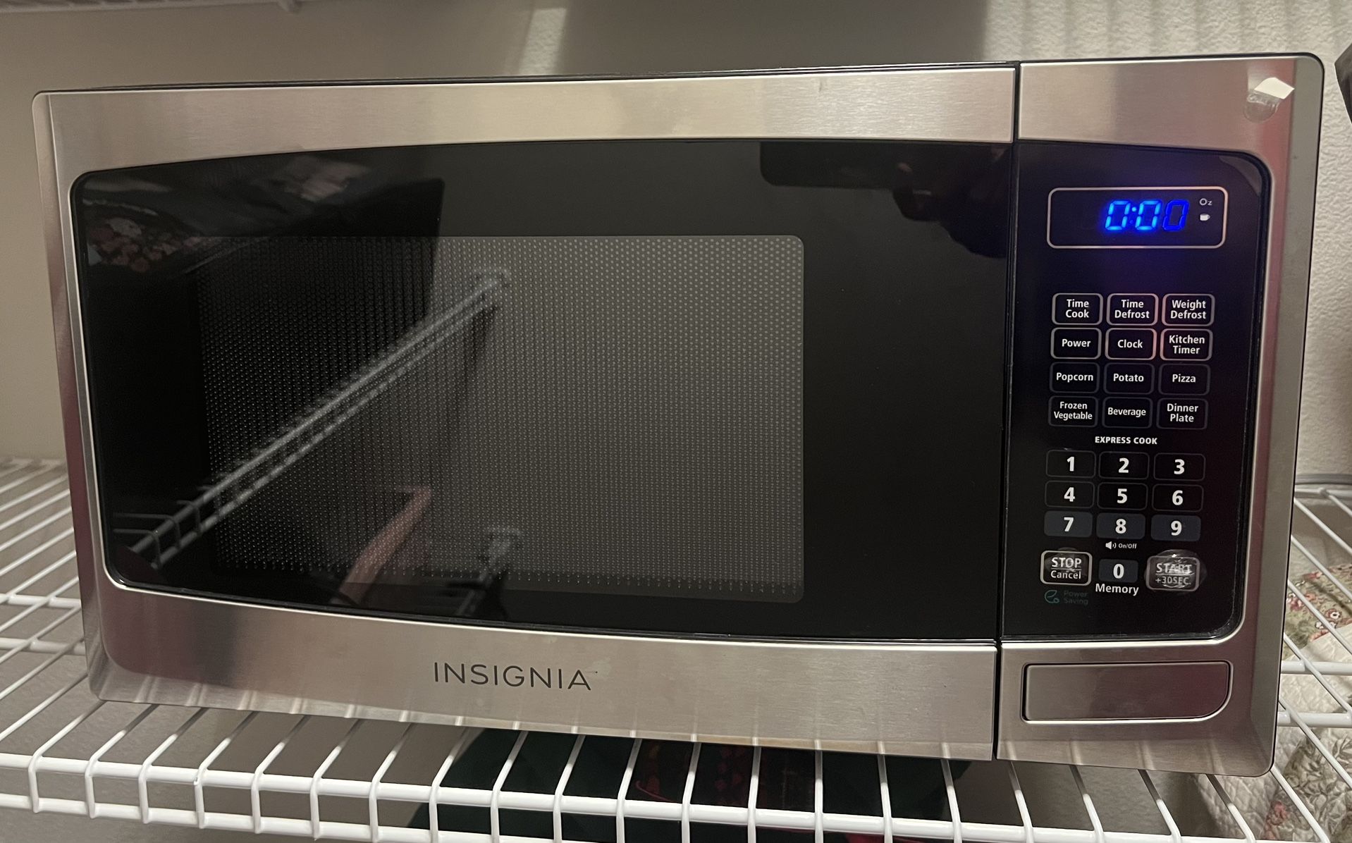 Insignia™ - 0.9 Cu. Ft. Compact Microwave - Stainless Steel