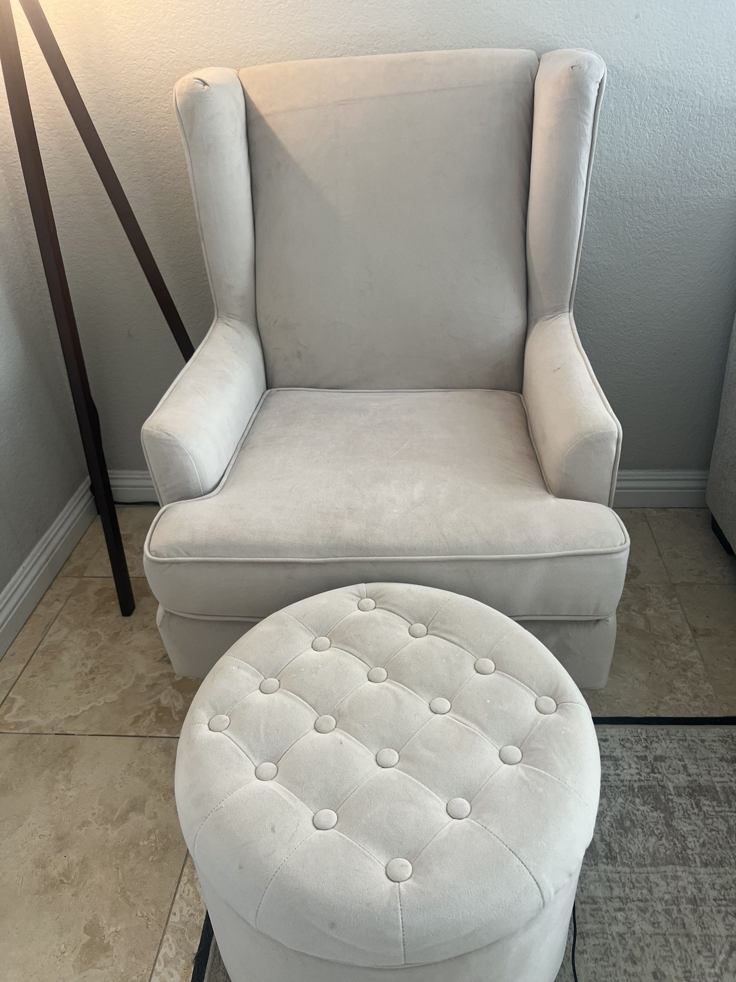 Rocking Chair Used For Nursing - Beige