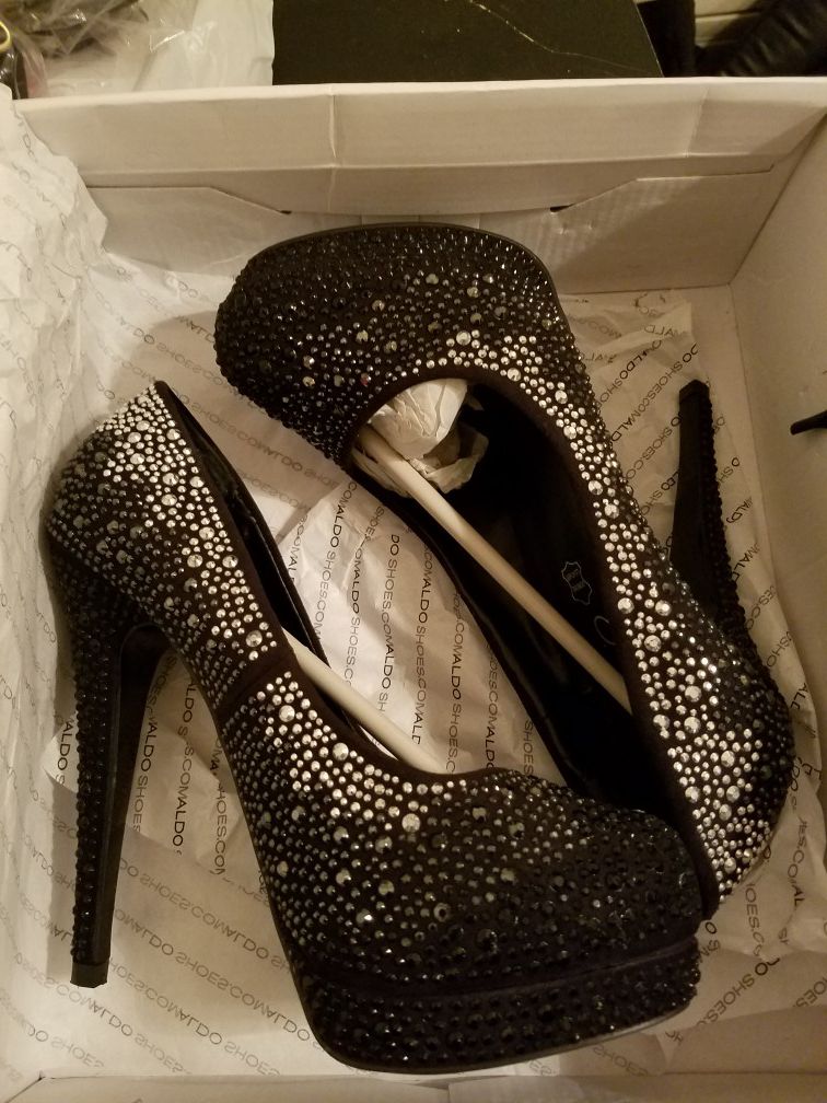 New in Box Authentic Aldo Pissignano Platform Heels Size 6.5. Must Pick Up. Shipping Available.