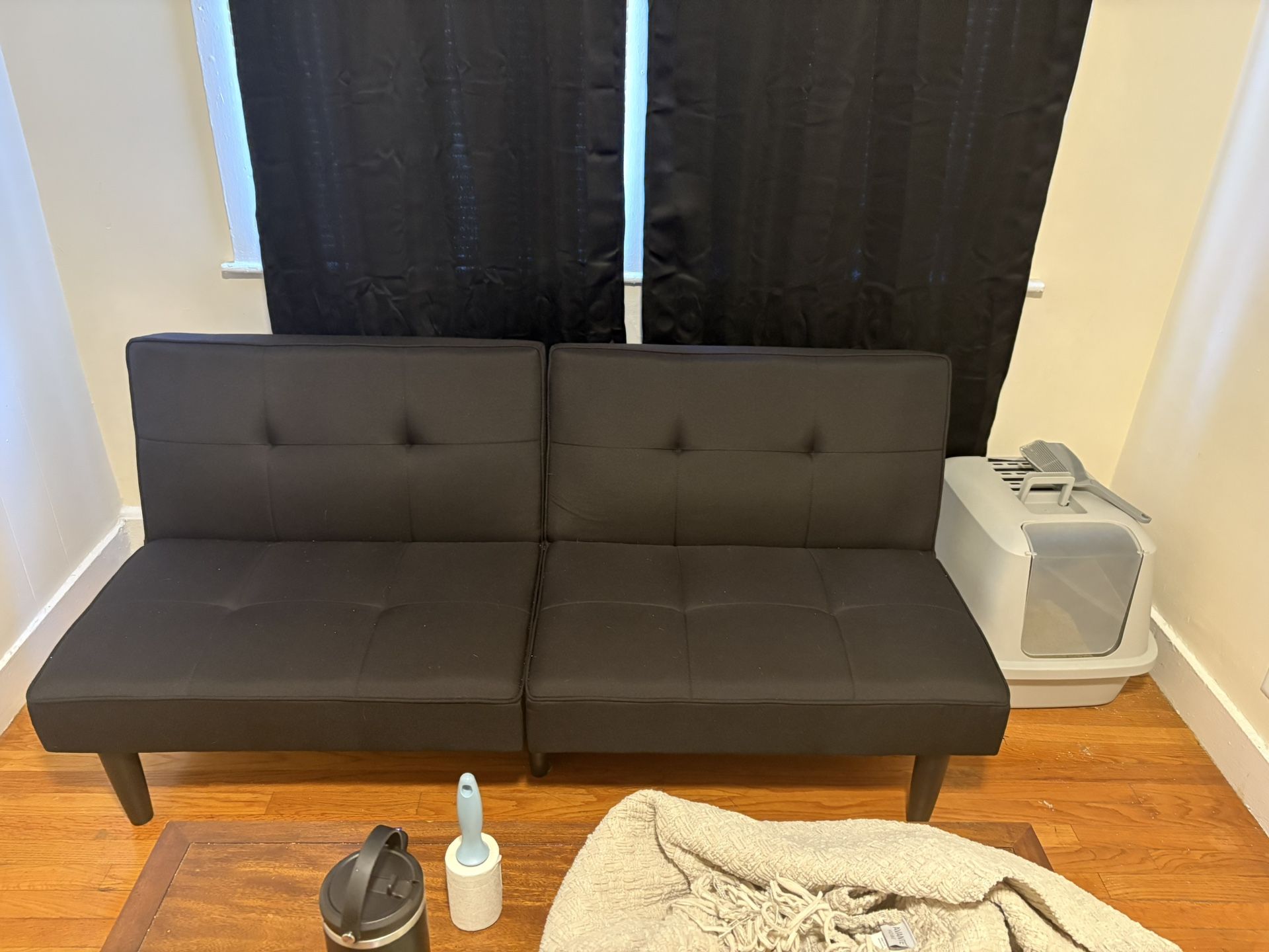 Black Futon