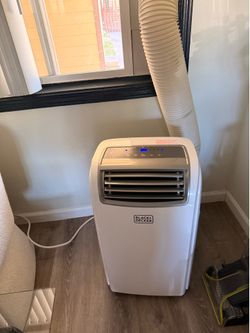 BLACK+DECKER 8,000 BTU Portable Air Conditioner - Like New with Remote Control!