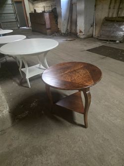 Drop leaf end table