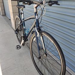 TREK HYBRID 21 SPEEDS TIRE 700C SIZE M 
