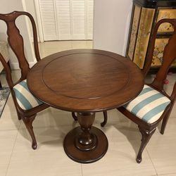 Dining Table 32x32 And Chairs 