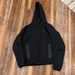 Slightly Used Black Nike Tech 