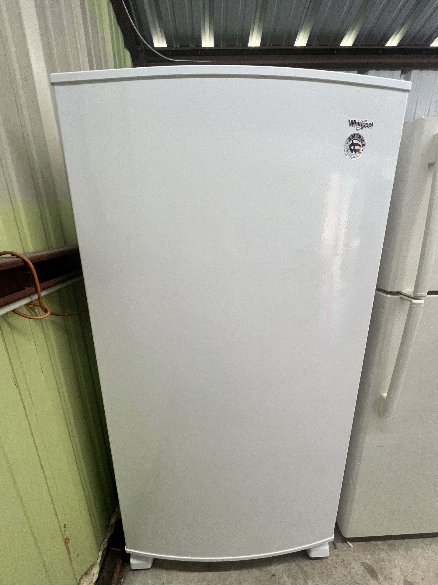 Whirlpool 20 CU FT Frost Free Stand Up Freezer 