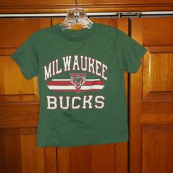  XS (5) MILWAUKEE BUCKS SHIRT