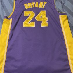 Kobe Bryant jersey 